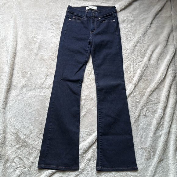 GAP Women's Perfect Boot Dark Blue Jeans - Picture 1 of 8